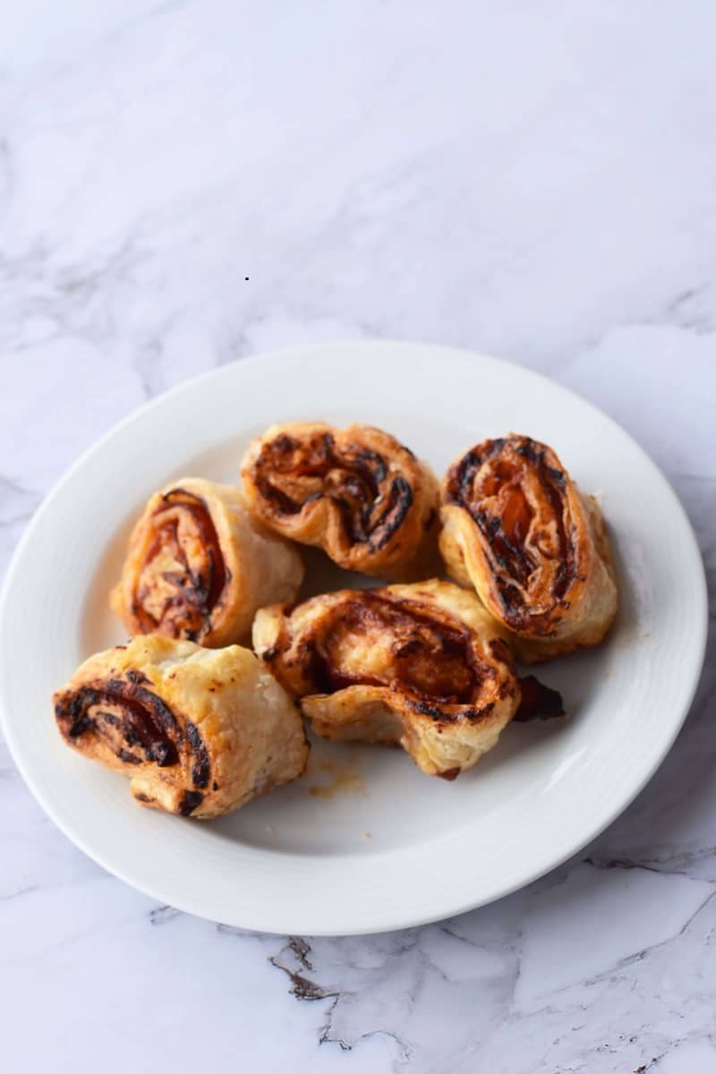 air fryer pizza rolls puff pastry (15)