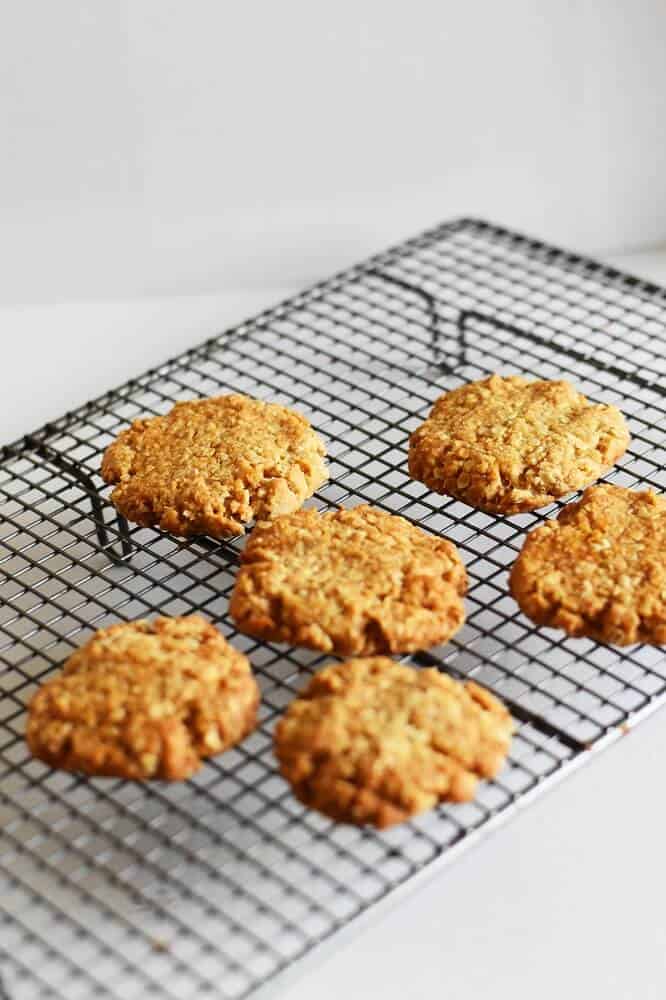 Chewy anzac biscuits