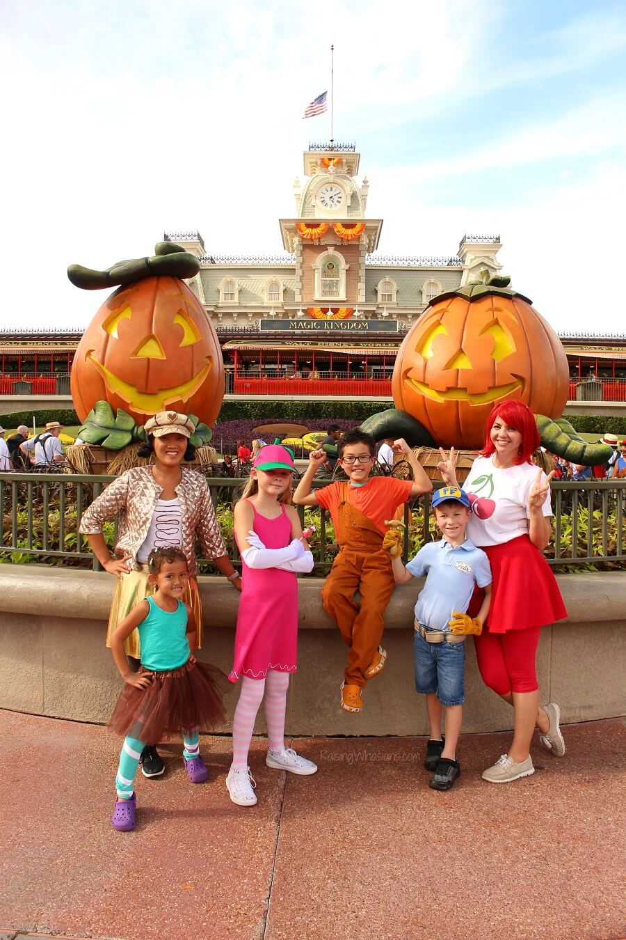 diy wreck it ralph family costume at disneyland.