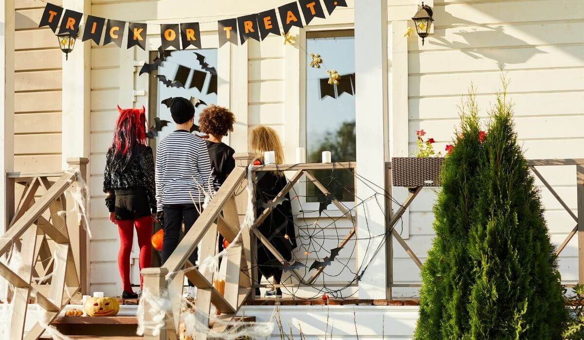 easy diy halloween decorations for indoors and outdoors