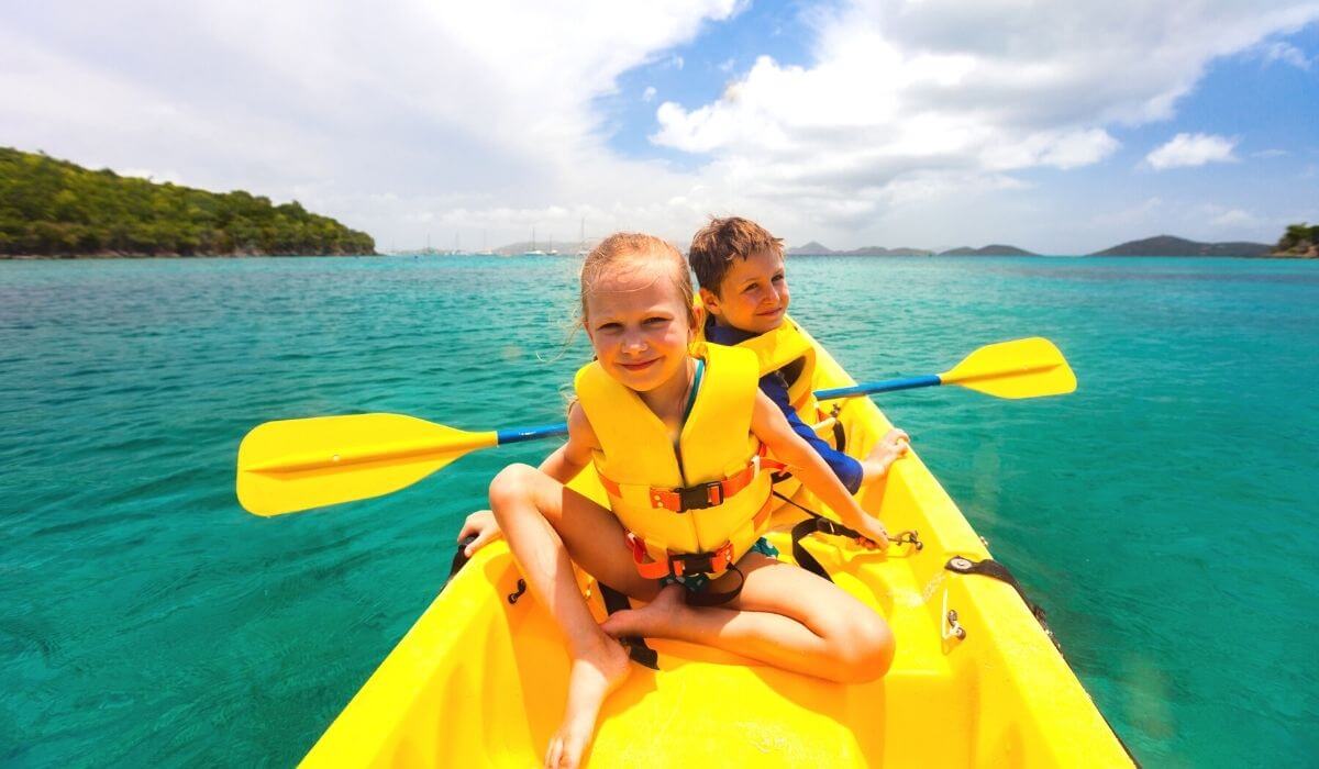 kids kayaking