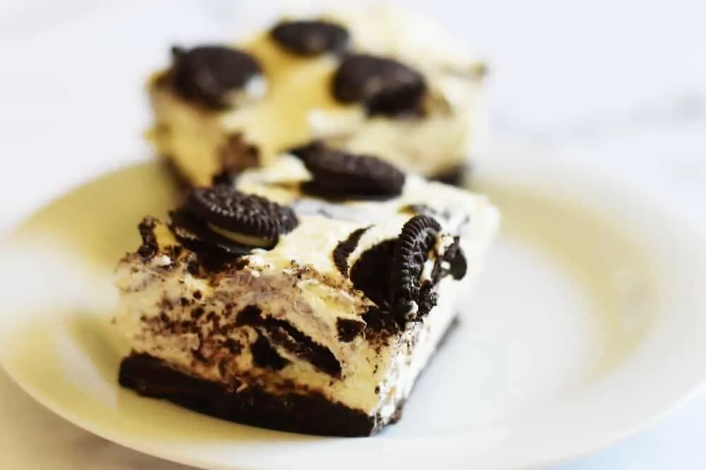 Oreo cheesecake slices