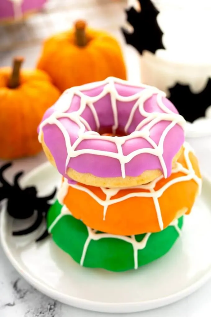 spiderweb baked donuts