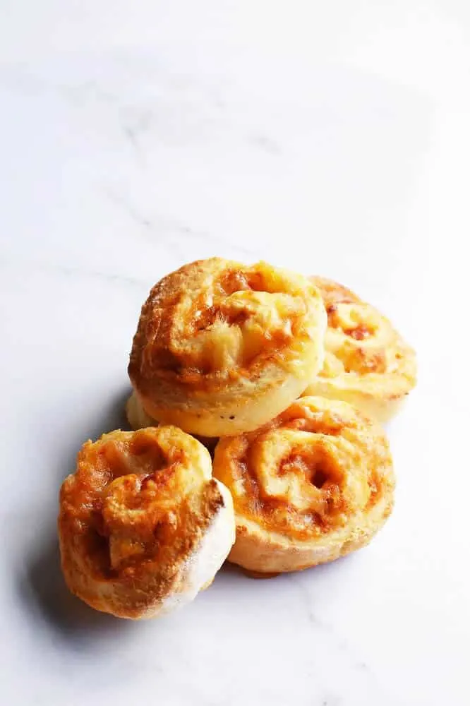 Hawaiian pizza scrolls